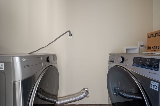 4701 Sylvandale Dr Unit 1, Austin, TX 78745 - laundry area with washer / dryer