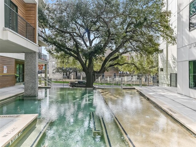 2500 Longview St Unit 518, Austin, TX 78705 - view of surrounding community