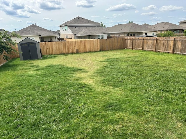520 Warlander Way, Georgetown, TX 78626 - view of yard featuring a residential view