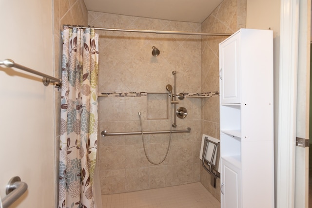 6903 N La Salle Dr, Austin, TX 78723 - full bathroom featuring tiled shower