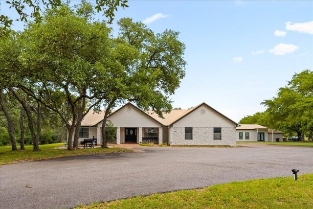 604 Oakwood Dr, Buda, TX 78610 - photo 3