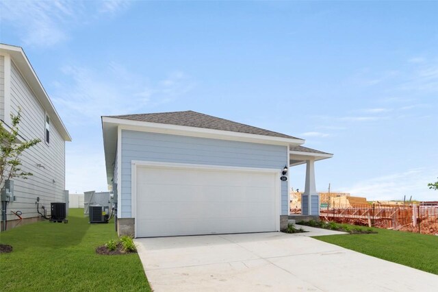 246 Barley Ln, Elgin, TX 78621 - view of garage