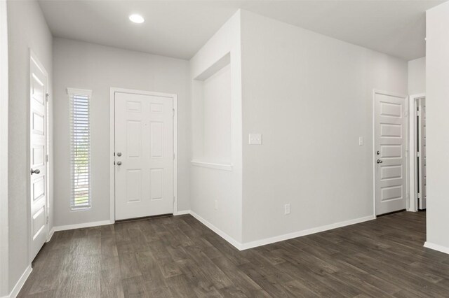 246 Barley Ln, Elgin, TX 78621 - entryway with dark wood-style flooring and recessed lighting