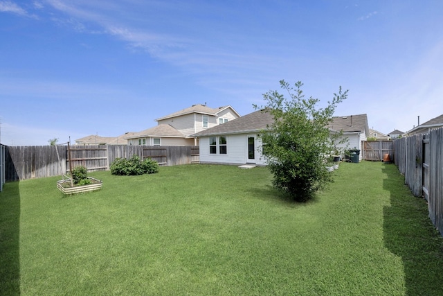 311 Spiny Lizard Ln, San Marcos, TX 78666 - view of yard with a garden