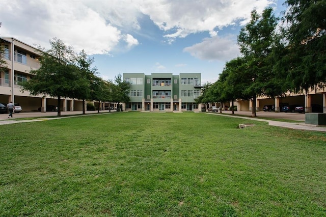 2401 E 6th St Unit 80, Austin, TX 78702 - view of home's community with a yard