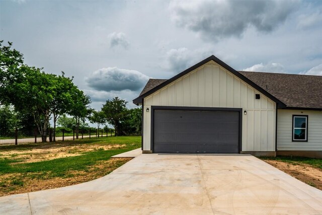 367 Stockade Ranch Rd, Paige, TX 78659 - garage with driveway