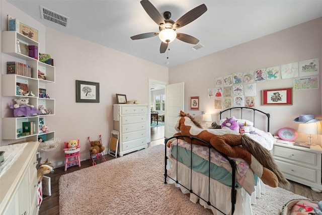 3205 River Place Dr Unit B, Belton, TX 76513 - bedroom with wood finished floors and ceiling fan