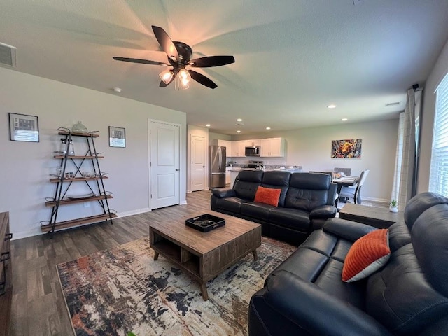 201 Crown Point Dr, Huntsville, TX 77320 - photo 9