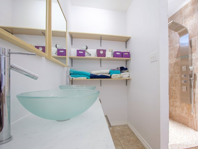 1808 Maple Ave, Austin, TX 78702 - storage room with a sink