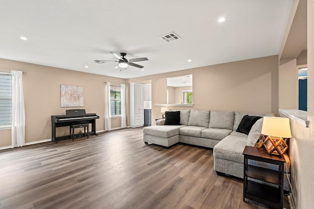 509 Big Bend Trl, Taylor, TX 76574 - living room featuring ceiling fan, wood finished floors, recessed lighting, and baseboards