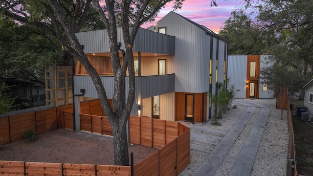 2704 Canterbury St Unit A, Austin, TX 78702 - contemporary house featuring a balcony
