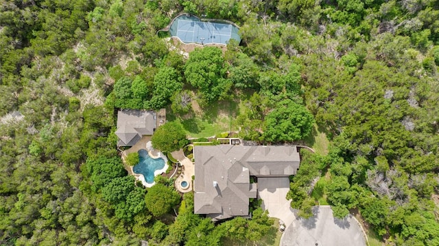 512 Newhall Cv, Austin, TX 78746 - aerial view of property and surrounding area featuring a pool