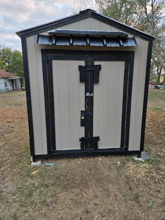 1525 Waco St, Gonzales, TX 78629 - view of shed