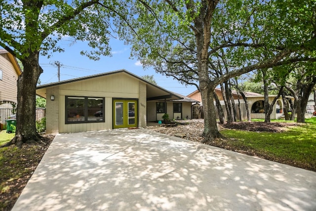 7000 Shadywood Dr, Austin, TX 78745 - view of front of property