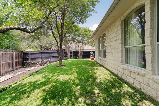 6307 Clairmont Dr, Austin, TX 78749 - view of yard