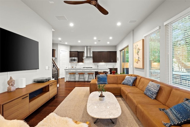2807 Del Curto Rd Unit G, Austin, TX 78704 - living room featuring dark wood-style flooring, a ceiling fan, and recessed lighting