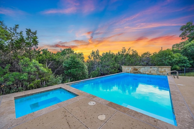 1101 Sprague Ln, West Lake Hills, TX 78746 - outdoor pool featuring an in-ground hot tub and a patio area