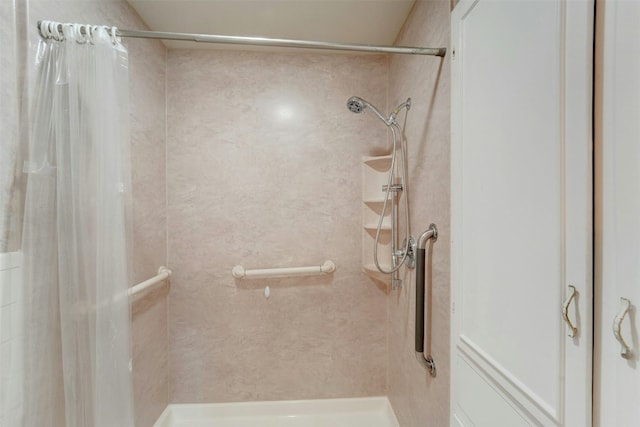 4020 Far W Blvd, Austin, TX 78731 - full bathroom featuring tiled shower
