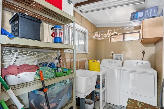 217 S Wilson St, San Marcos, TX 78666 - laundry area with washer and dryer