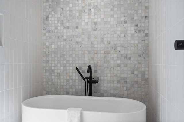 3403 Cascadera Dr, Austin, TX 78731 - full bath with tile walls and a soaking tub