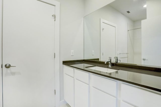 301 W Stassney Ln Unit 7, Austin, TX 78745 - full bath featuring vanity