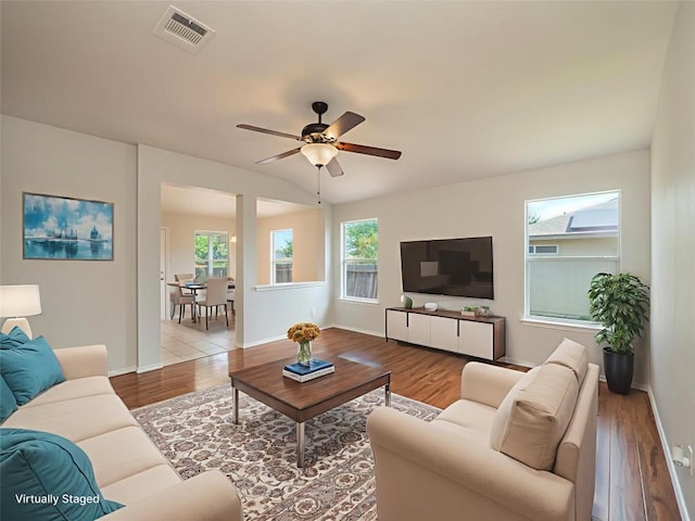604 Creston St, Hutto, TX 78634 - photo 4