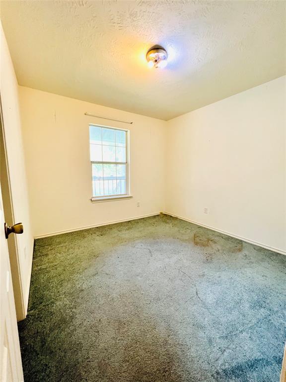 2105 W Gillis Ave, Cameron, TX 76520 - photo 17
