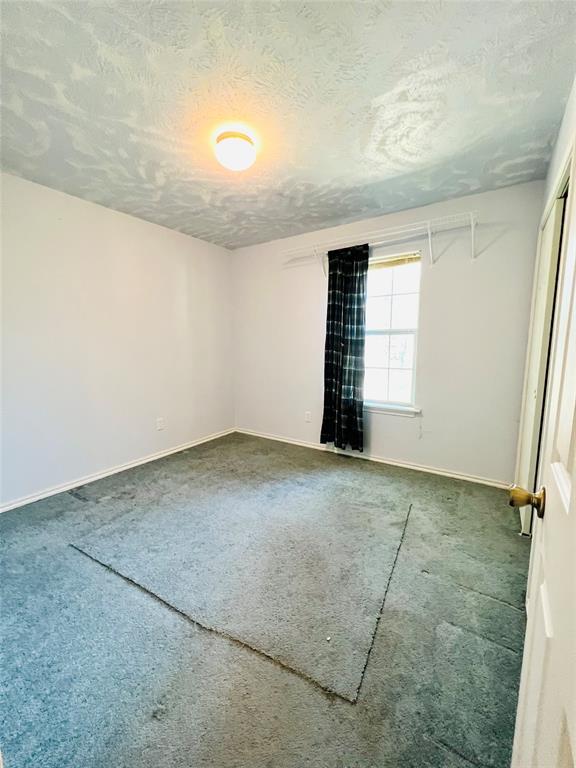 2105 W Gillis Ave, Cameron, TX 76520 - photo 18