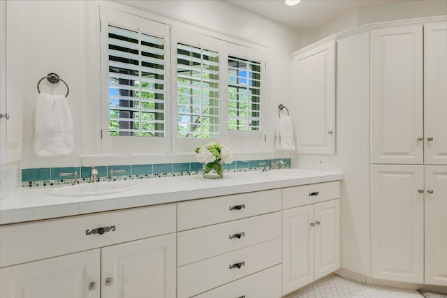2509 Spring Ln, Austin, TX 78703 - bathroom featuring double vanity