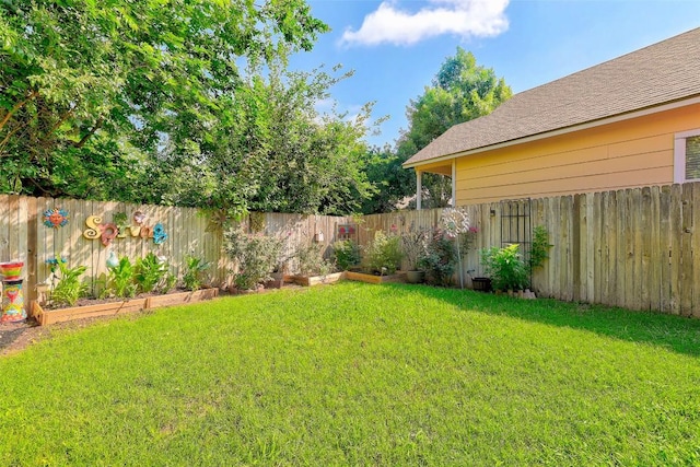 1003 E 3rd St, Georgetown, TX 78626 - view of yard featuring a garden