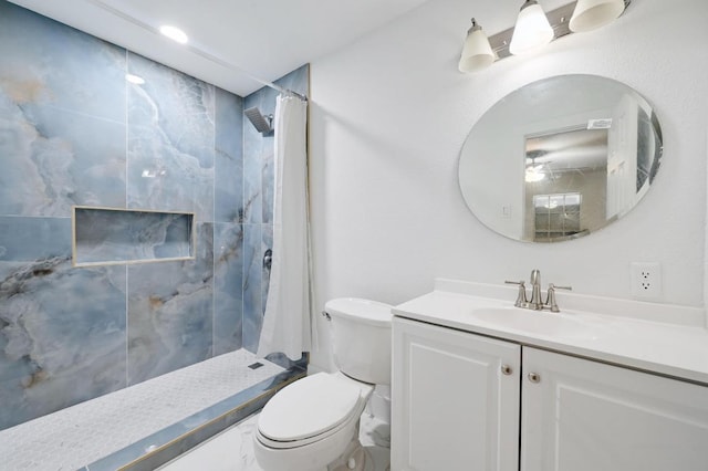 2303 E E Side Dr Unit 102, Austin, TX 78704 - bathroom with vanity and curtained shower