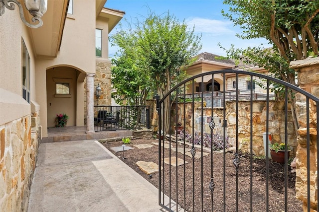 8546 Adirondack Trl Unit 14, Austin, TX 78759 - view of gate