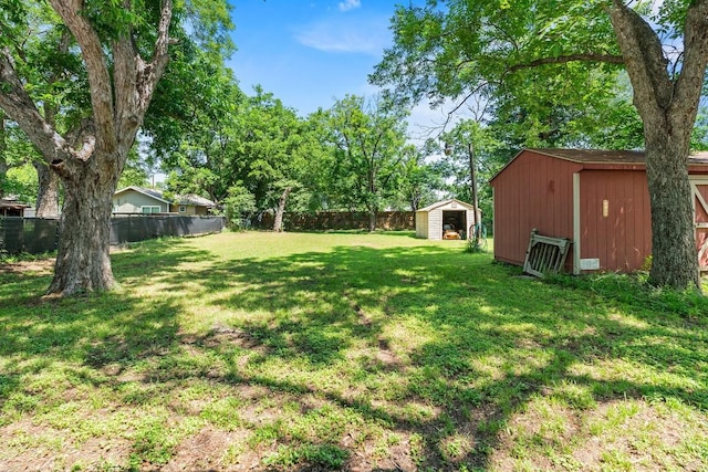 814 W Bell Ave, Rockdale, TX 76567 - view of yard