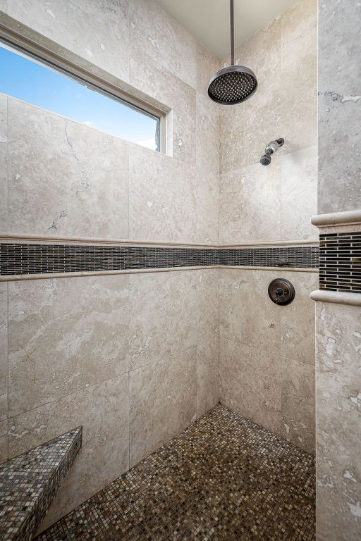 1606 Bordeaux Blanc, New Braunfels, TX 78132 - bathroom with a tile shower