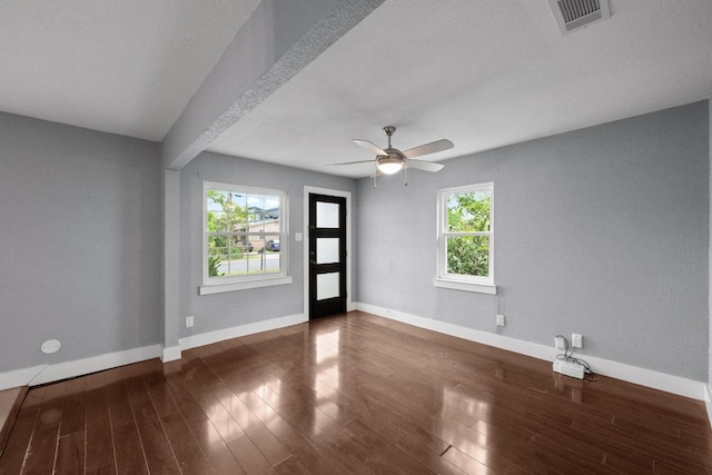 5601 Samuel Huston Ave, Austin, TX 78721 - foyer entrance with wood finished floors and ceiling fan