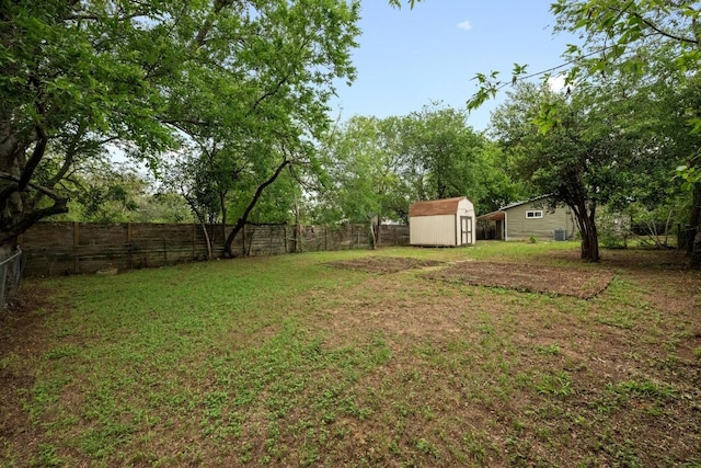 5601 Samuel Huston Ave, Austin, TX 78721 - fenced backyard featuring a storage shed