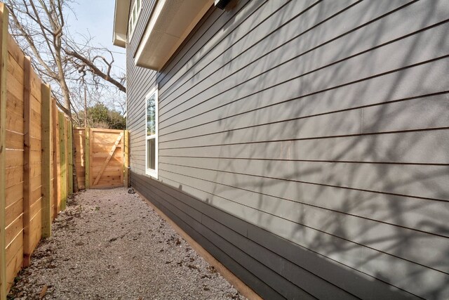 105 Elkhart St Unit 3, Austin, TX 78702 - view of side of property
