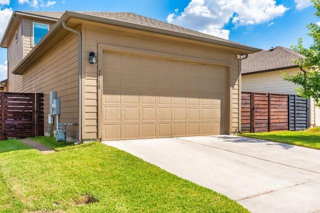 1518 Frontier Valley Dr, Austin, TX 78741 - garage with concrete driveway