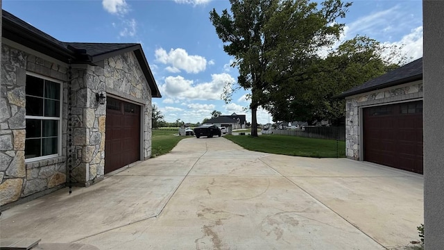 128 Gloria Blvd, Smithville, TX 78957 - exterior space with driveway
