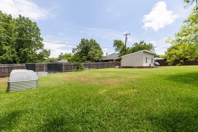 208 E Nakoma, Round Rock, TX 78664 - view of yard