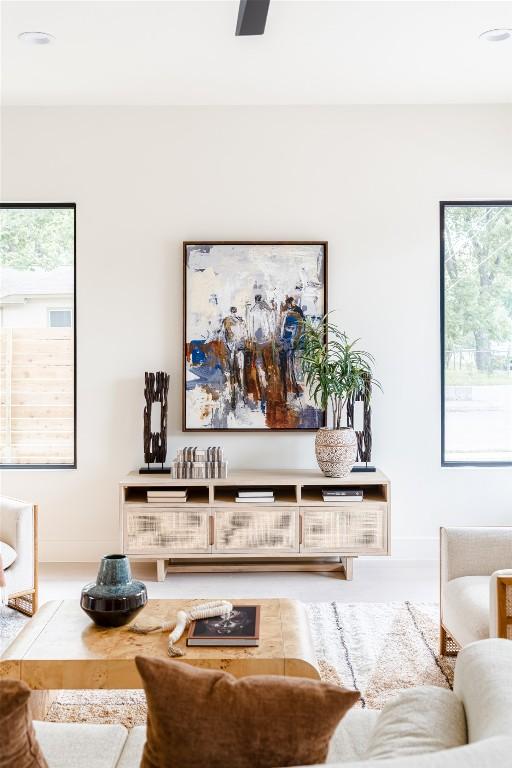 2301 Canterbury, Austin, TX 78702 - view of living room