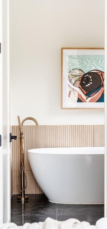 2301 Canterbury, Austin, TX 78702 - full bath featuring a freestanding bath