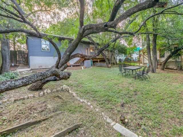 1705 Adriane Dr, Austin, TX 78721 - view of yard with stairs