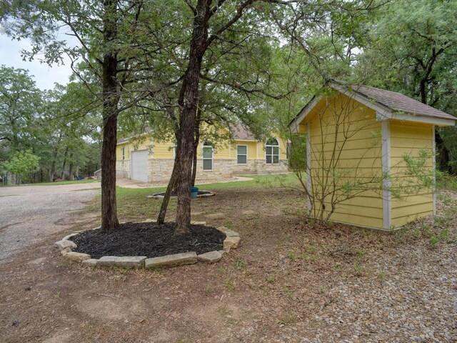 247 Campfire Way, Smithville, TX 78957 - view of yard with driveway