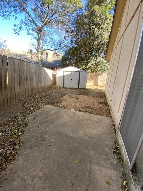 1402 Waterloo Trl, Austin, TX 78704 - fenced backyard with a patio