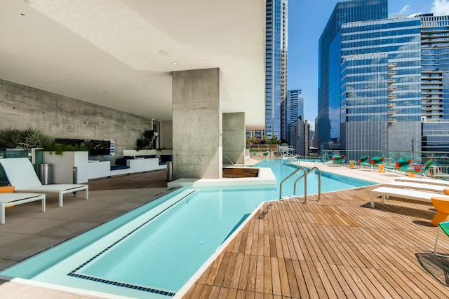 301 W Ave Unit 2003, Austin, TX 78701 - community pool with a patio