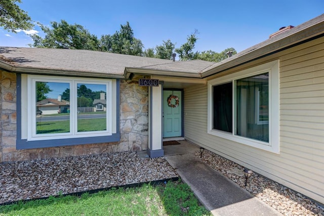 1600 Hatch Rd, Cedar Park, TX 78613 - entrance to property featuring stone siding