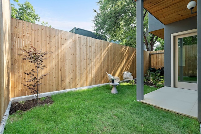 2405 E 22nd St, Austin, TX 78722 - view of yard with a patio