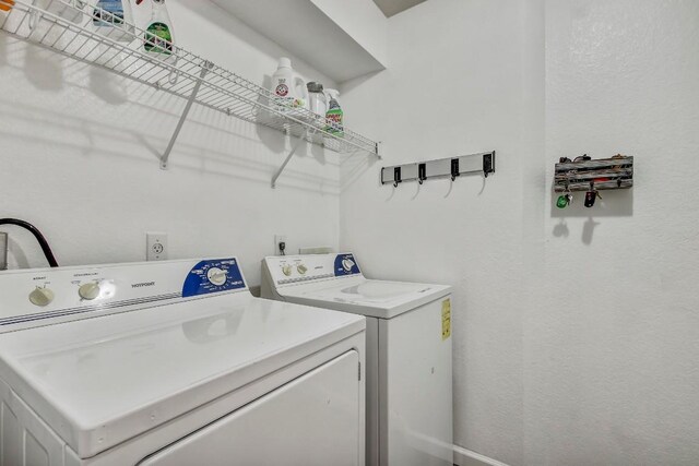 1032 Stacias Way, Pflugerville, TX 78660 - washroom with washing machine and dryer