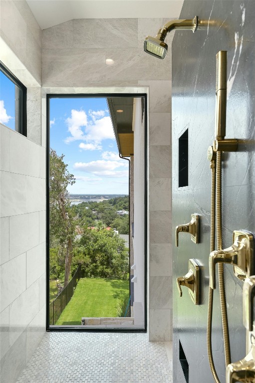 806 Sunfish St, Lakeway, TX 78734 - view of doorway to outside